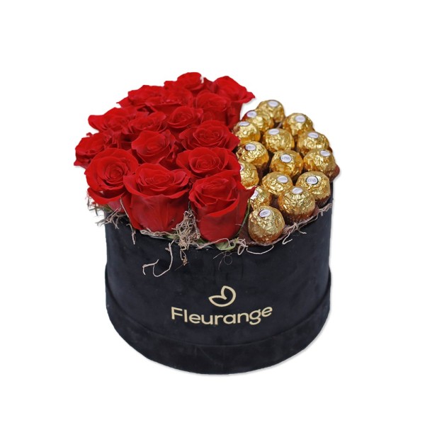 Aranjament cu Trandafiri Rosii si Ferrero Rocher